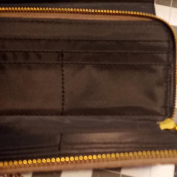 Jane & Berry Wallet Wristlet - Picture 4 of 6